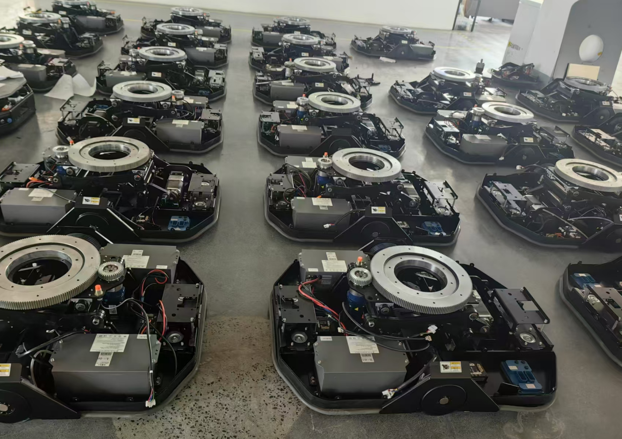 產品上新-AGV潛伏頂升機器人